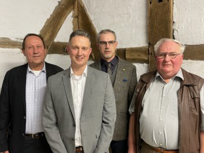 Uwe Goth, WGSN; Florian Koschik, Samtgemeinde Bürgermeisterkandidat; Alexander Bruns, FDP Schaumburg-Mitte; Heinz David, CDU. 