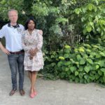 Sascha Gomolzig und seine Frau Jessica gratulierten noch am Wahlabend dem Wahlgewinner der Samtgemeinde-Bürgermeisterwahl, Stefan Kolb.