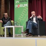 Sascha Gomolzig beim SN-Wahlforum in der IGS Helpsen.