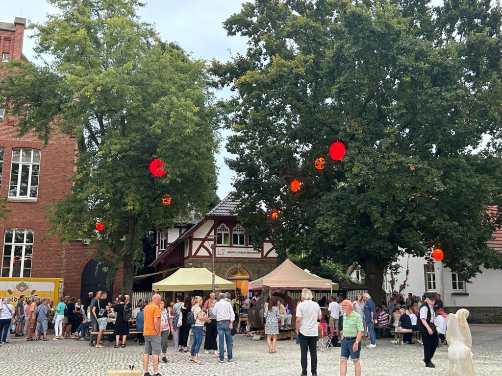 11Besuch des internationalen Bildhauersymposiums in Obernkirchen